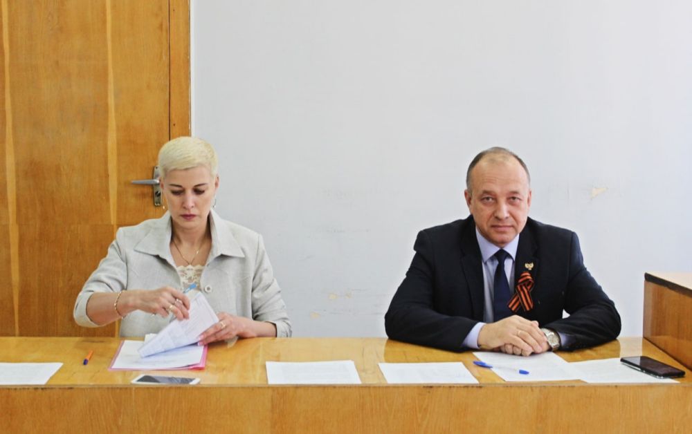 Иван Приходько: В администрации г. Горловка состоялось заседание гуманитарной комиссии по приему и распределению гуманитарных грузов