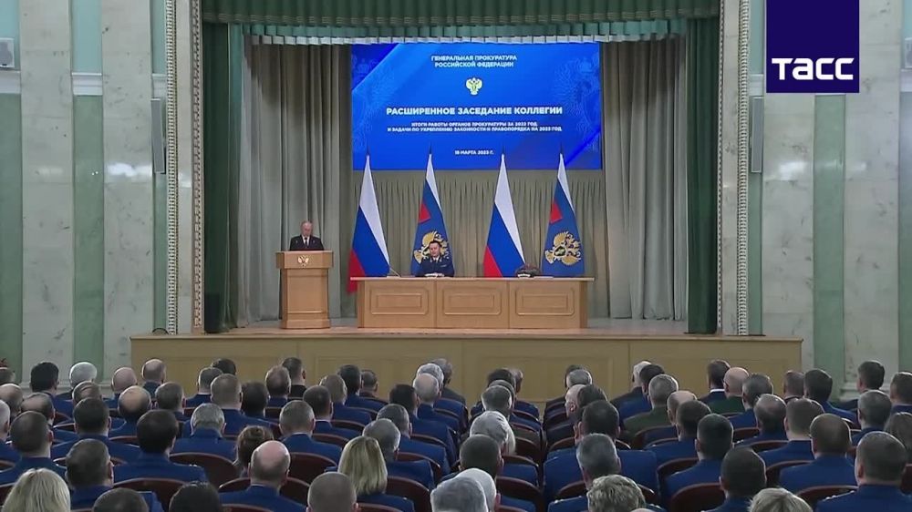 Владимир Путин на коллегии Генпрокуратуры назвал среди приоритетов защиту трудовых и социальных прав граждан