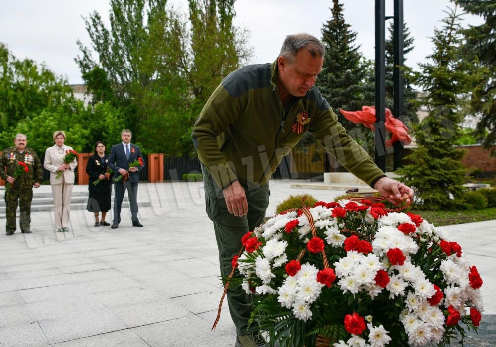 ������� �������� �������� ����� � ������� ���� � ��������� � ����� ����� � 4/4-���