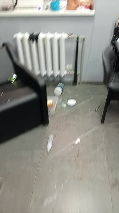  :      /   