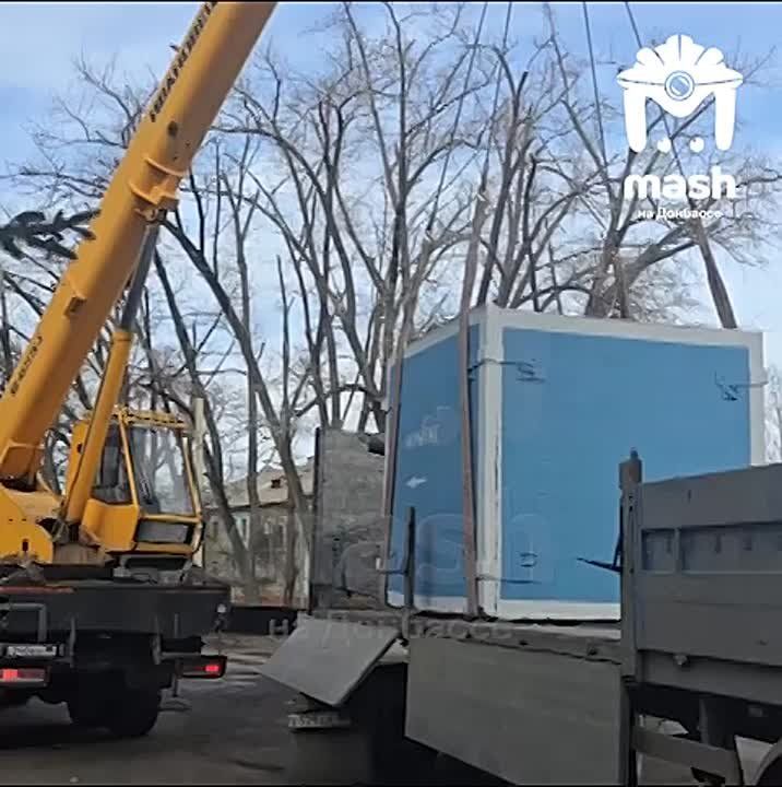 Четыре новых укрытия появилось возле остановок и поликлиник в Горловке