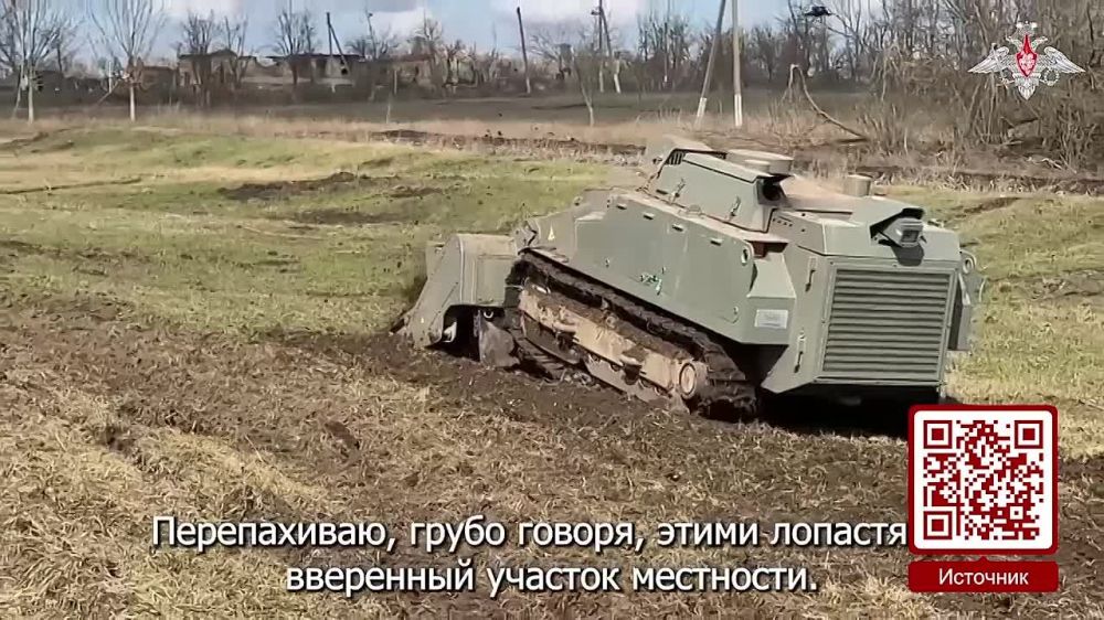 На пути к мирной жизни. Военные инженеры 92-го саперного полка группировки войск «Север» выполняют задачи по сплошному разминированию территорий Суджанского района Курской области Саперы применяют современные методы...