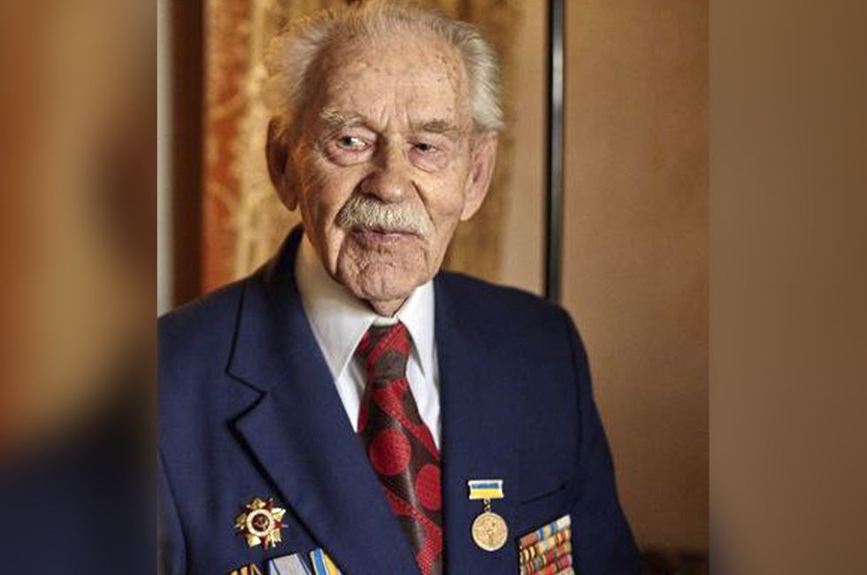 Ветерану Великой Отечественной из Горловки исполнился 101 год