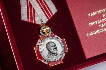 Указом Президента Российской Федерации В.В. Путина от 05.05.2025 за заслуги в области здравоохранения, высокий профессионализм и самоотверженность при оказании медицинской помощи в экстремальных условиях коллектив...