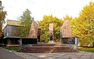 Роман Конев: Мемориальный комплекс Памяти погибших заводчан