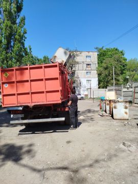 Горловским филиалом ГУП ДНР ДОНСНАБКОМПЛЕКТ ежедневно производится работа по вывозу твердых коммунальных отходов