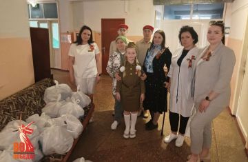 09.05.2025. Юнармейцы ВПК Амазонки и ВПК КОРСА имени Героя РФ, Героя ДНР О. С. Качуры города Горловки в преддверии Дня Победы в Великой Отечественной войне, совместно с председателями Совета женщин города Горловка...