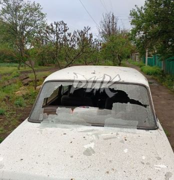 Иван Приходько: В результате сброса взрывоопасного предмета с БПЛА ВФУ в поселке Гольмовский (Никитовский район Горловки) повреждены дом, хозпостройки и легковой автомобиль