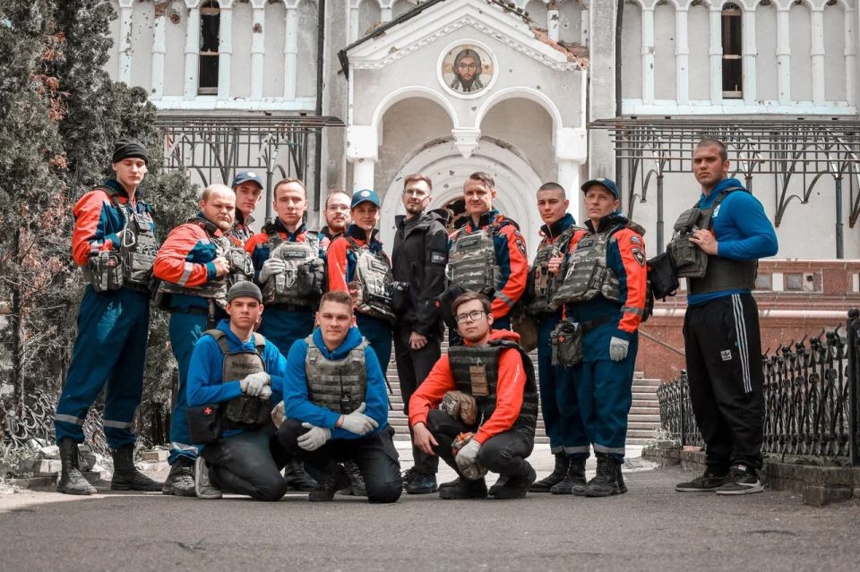 Разгребали завалы и убирали мусор: в Никольском монастыре закончилась особая гуманитарная миссия