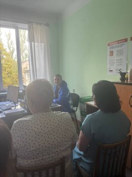 ВСТРЕЧИ С НАСЕЛЕНИЕМ. 20 августа 2025 года депутаты Горловского городского совета от фракции «Единая Россия» - Роман Конев, Елена Кузьмина, Светлана Евсеенко, Алексей Костин, Сергей Третьяков, Игорь Толкачев, Геннадий Маюров...