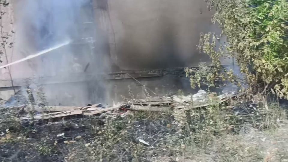 Горловские пожарные спасли от огня жилой дом