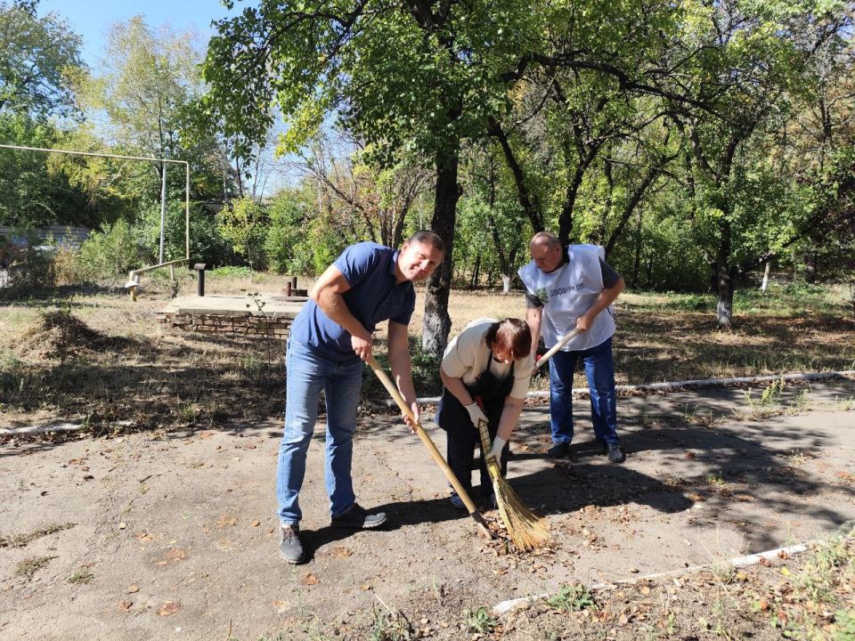 Участие сотрудников Минприроды ДНР во Всероссийском экологическом субботнике "Зелёная Россия" продолжается
