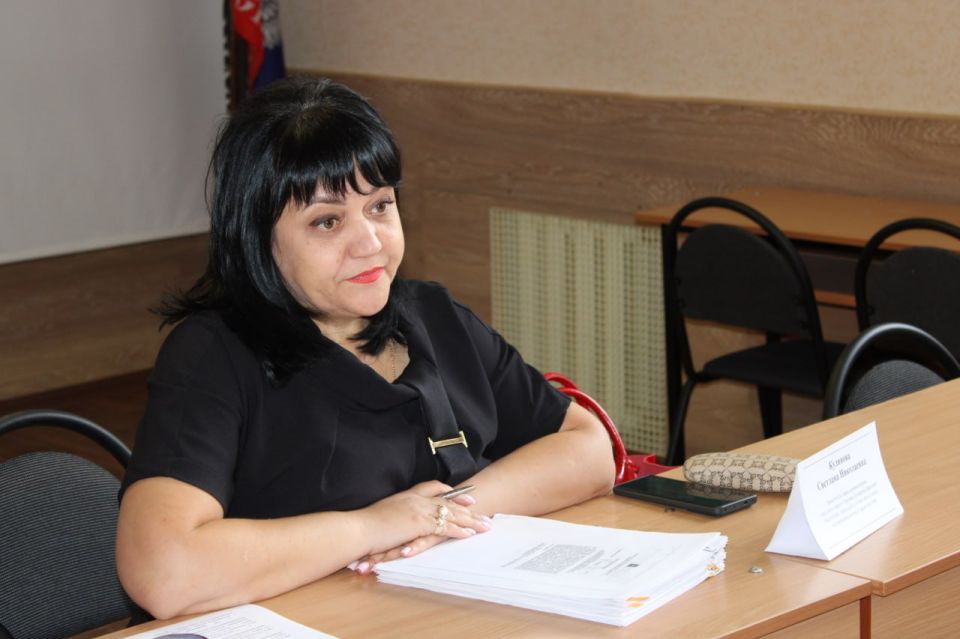 Состоялось заседание комиссии по делам несовершеннолетних и защите их прав администрации городского округа Горловка