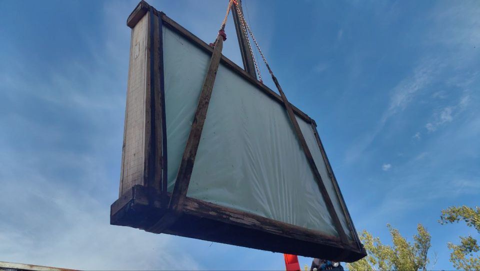 Роман Конев: Горловская епархия совместно с администрацией округа осуществляет резку стекол для адресной помощи жителям