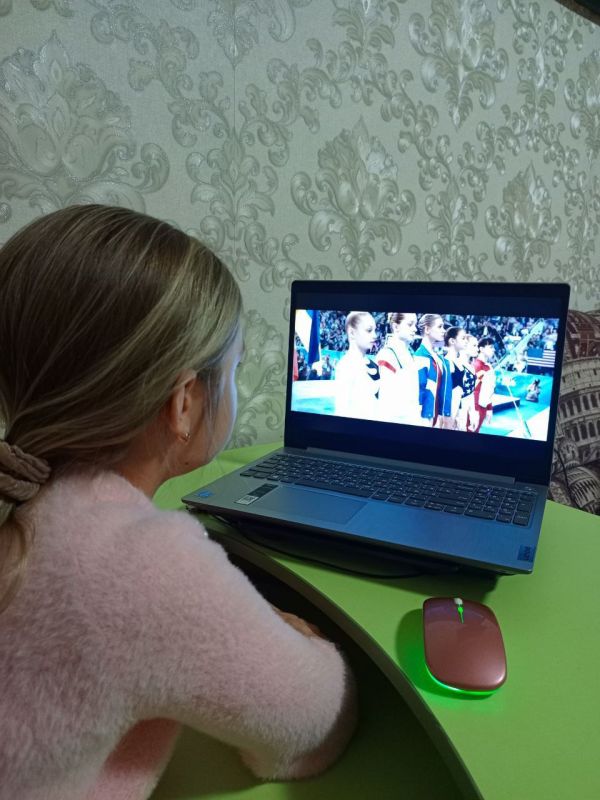 Иван Приходько: В рамках реализации партийного проекта Единой России «Детский спорт» в Горловке организован показ спортивного кино