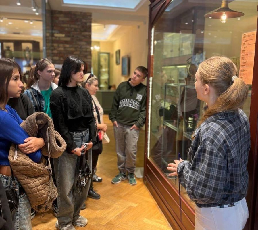 Дети из Горловки посетили Тульский музей гармони и музей самоваров