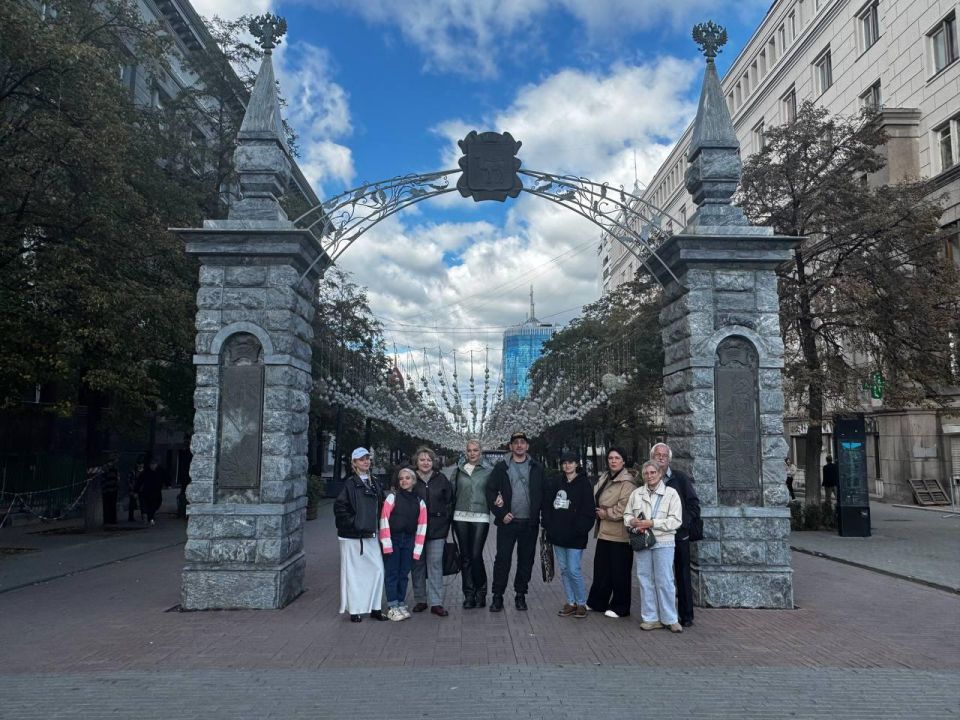 Артисты из Горловки посетили знаковые места Челябинска