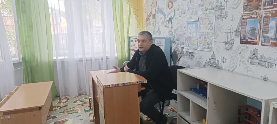 Роман Конев: ВСТРЕЧИ С НАСЕЛЕНИЕМ. 30 сентября 2025 года депутаты Горловского городского совета от фракции «Единая Россия» - Даниил Карабаев, Павел Калфакчиян и Эдуард Полепкин в рамках исполнения поручения Главы Донецкой...