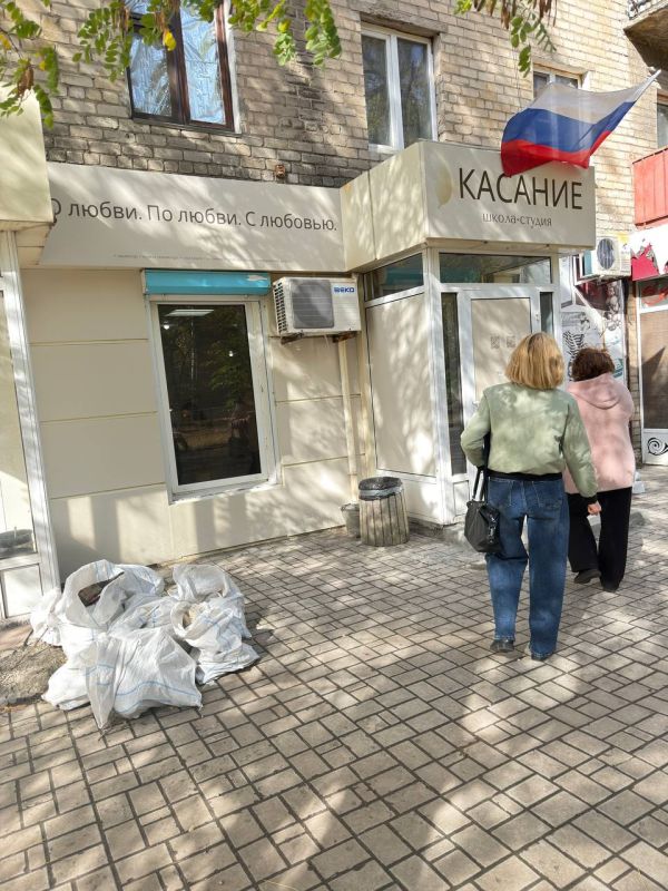 Сегодня, 8 октября, в Центрально-Городском внутригородском районе Горловки был проведен мониторинг соблюдения правил благоустройства субъектами хозяйствования различной формы собственности, осуществляющими деятельность по...