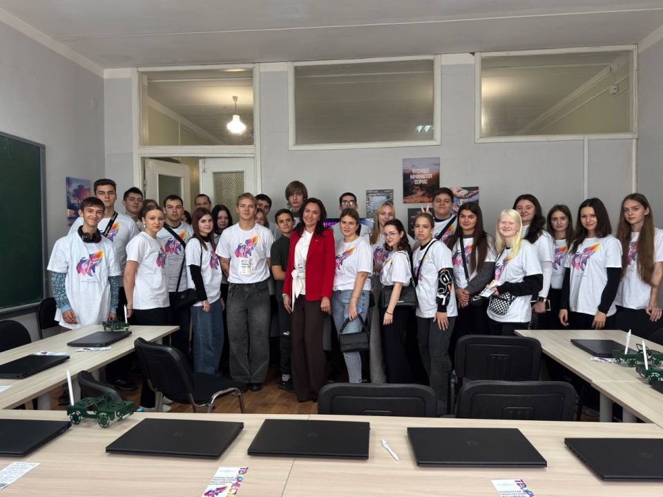 Иван Приходько: Открытый фестиваль-конкурс «Вдохновение в потоке» - мероприятие в АДИ ДонНТУ, которое призвано активизировать дальнейшее развитие творческого потенциала участников, открывая новые горизонты для самовыражения...