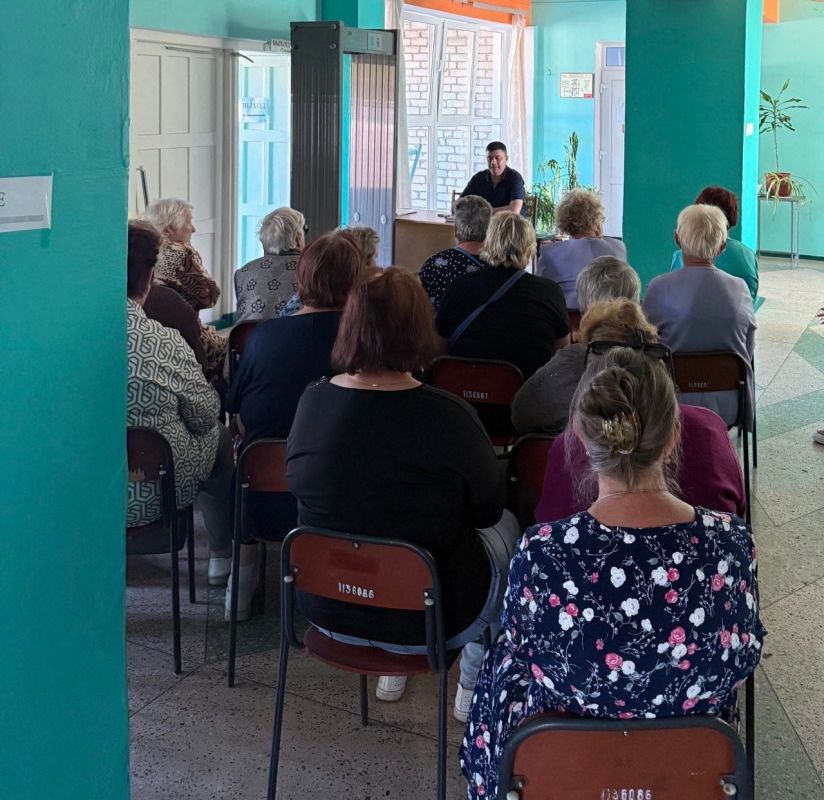 Роман Конев: ВСТРЕЧА С НАСЕЛЕНИЕМ. 10 октября 2025 года депутат Горловского городского совета от фракции «Единая Россия» Алексей Костин в рамках исполнения поручения Главы Донецкой Народной Республики Дениса Пушилина провёл...