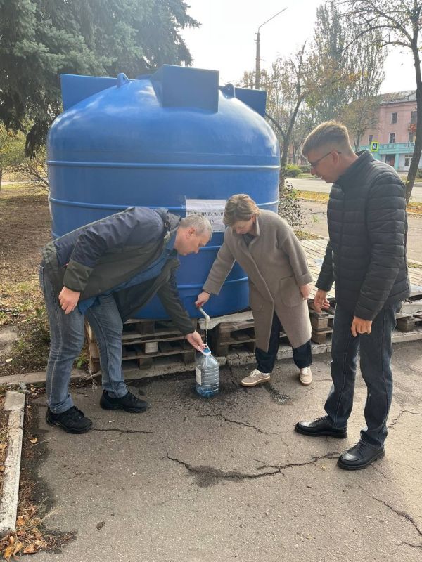 Роман Конев: 14 октября 2025 года депутаты Горловского городского совета от фракции «Единая Россия» – Светлана Викторовна Евсеенко, Андрей Костюк, Евгений Прокопович, Эдуард Полепкин, Даниил Карабаев совместно с...