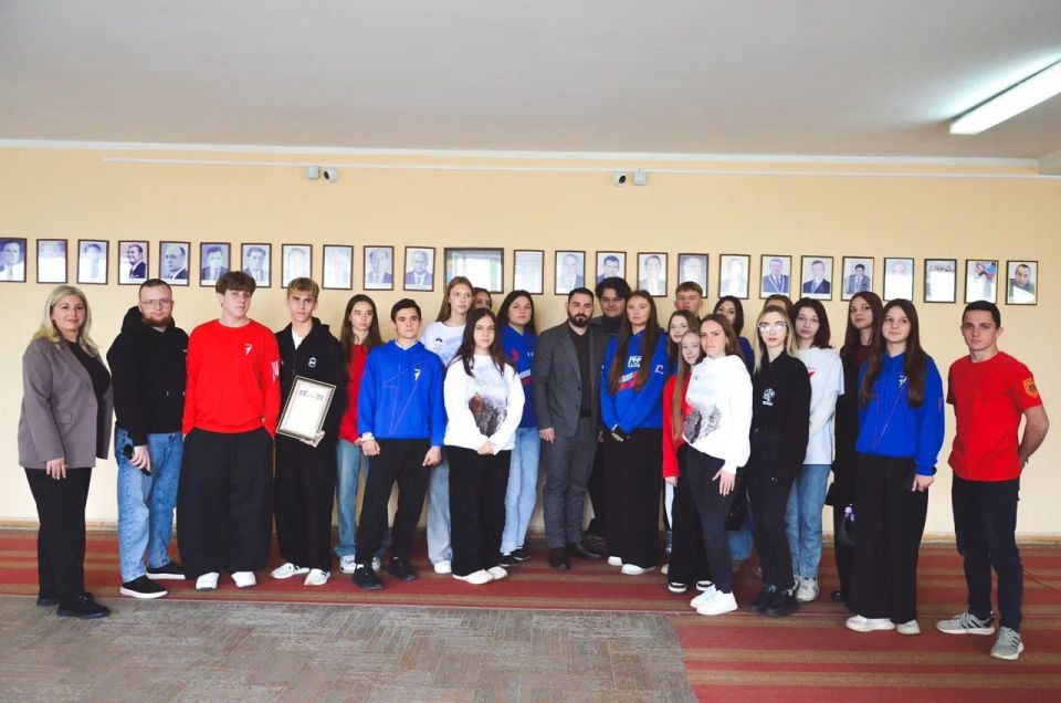 В Горловке прошла встреча в рамках проекта «ГосСтарт.Диалог» с участием врио министра молодежной политики Донецкой Народной Республики — Дениса Игоревича Шимановского