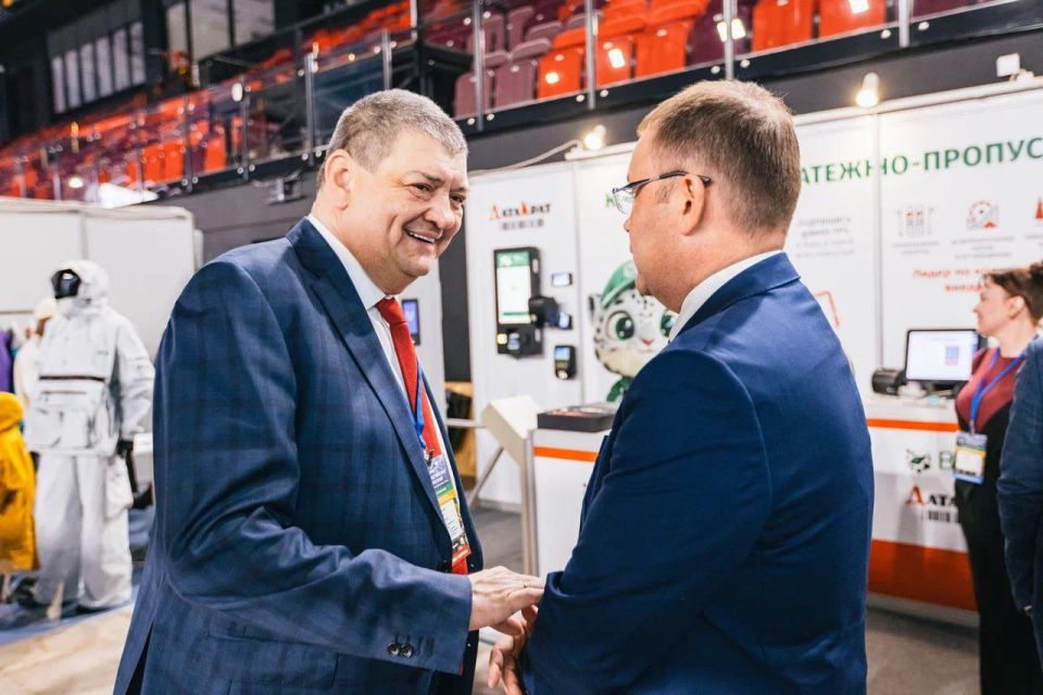  :      ,         ,         ...