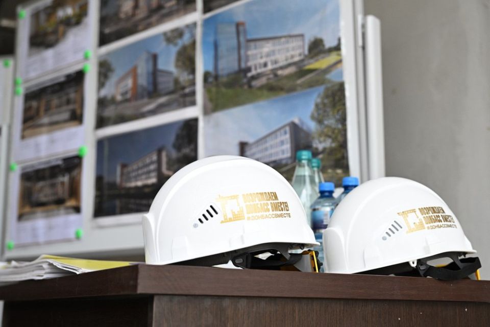 Денис Пушилин: При содействии федерального центра ускорим в Республике расселение людей из аварийного жилья