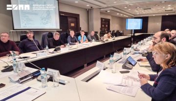 Под председательством руководителя Администрации Главы и Правительства ДНР Алексея Никонорова прошло совещание по рассмотрению проектных предложений по развитию транспортного каркаса городских округов Горловки, Енакиева и...