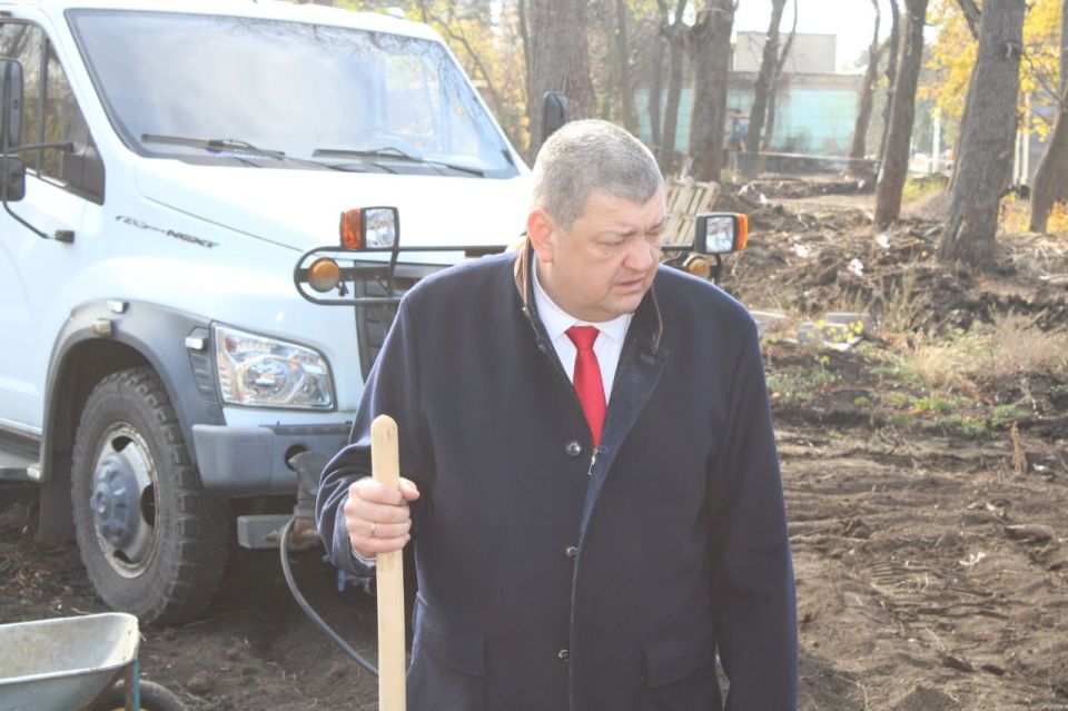 Иван Приходько: Сегодня, 24 октября, совместно с Митрополитом Горловским и Славянским Митрофаном, председателем Горловского городского совета Донецкой Народной Республики первого созыва Романом Геннадьевичем Коневым...