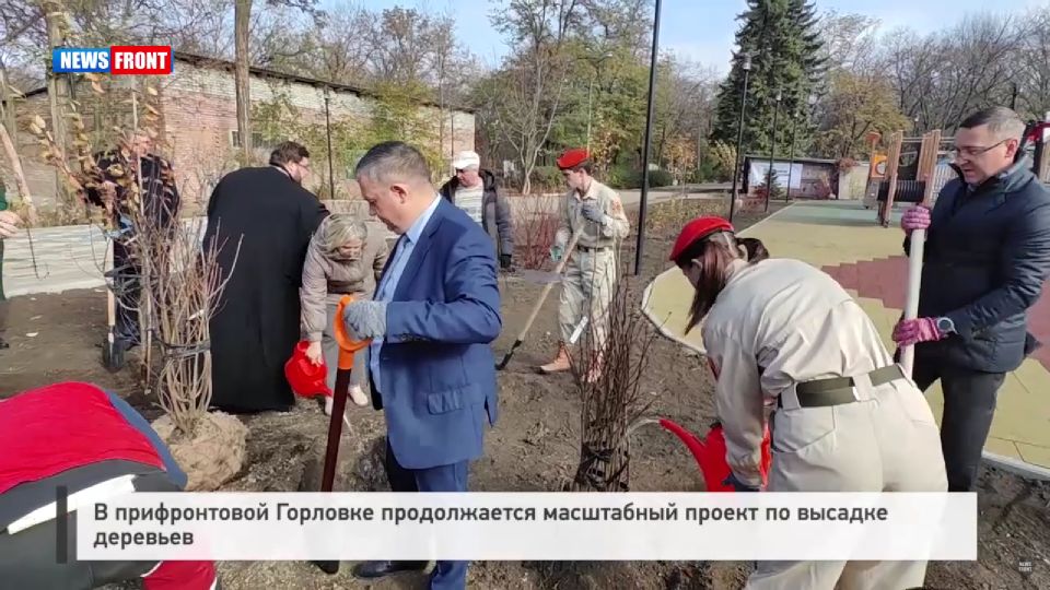 В прифронтовой Горловке продолжается масштабный проект по высадке деревьев – репортаж News Front