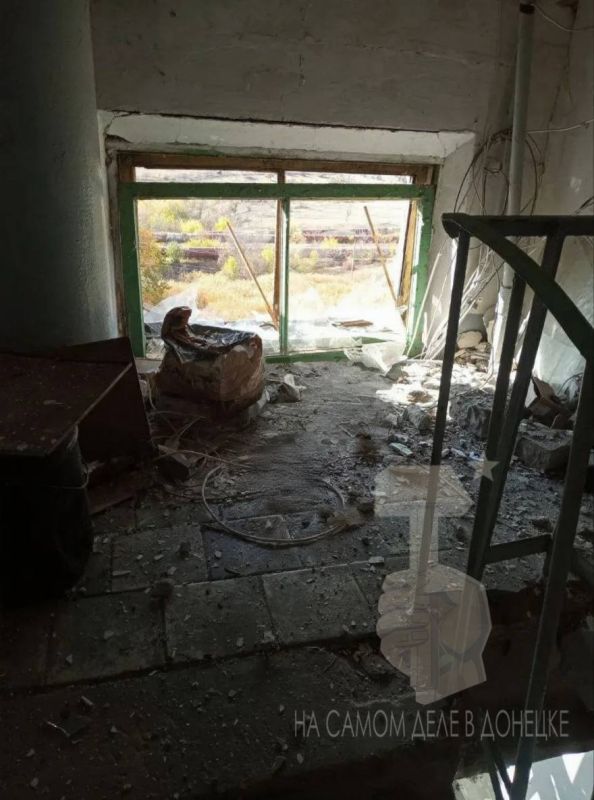 Украинские террористы нанесли удар дроном по одному из многоквартирных домов в центре Горловки