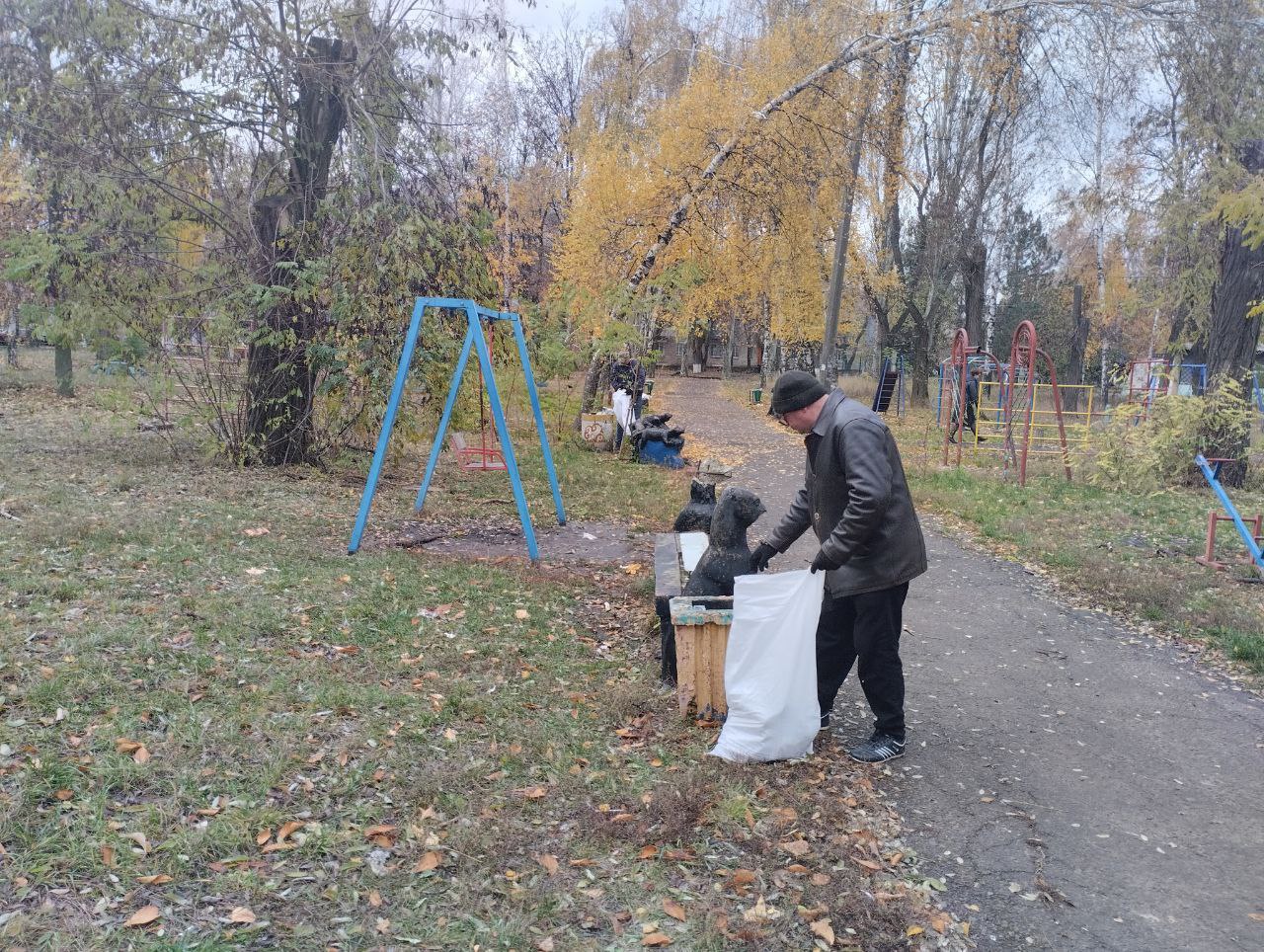 Иван Приходько: В Калининском районе Горловки продолжается работа по партийному проекту «Городская Среда»