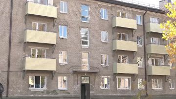 Денис Пушилин: На прошлой неделе распорядился в срочном порядке заселить людей в отремонтированный специалистами ЯНАО многоквартирный дом и открыть для приема людей административное здание в Авдеевке