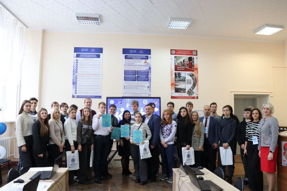 Иван Приходько: Научно-технологический квиз «Как? Чем? Для чего?» украсил форум «Вперёд к знаниям»