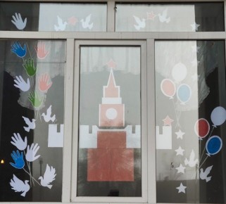 Иван Приходько: В Калининском районе Горловки в преддверии Дня народного единства прошла патриотическая акция «Окна единства»