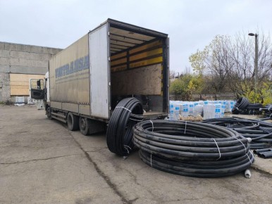 Кузбасс отправил в Горловку свыше километра труб для ремонтов коммунальных сетей