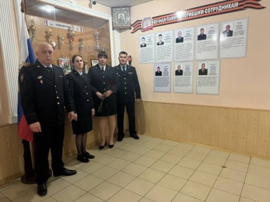 Полицейские Горловки почтили память павших коллег