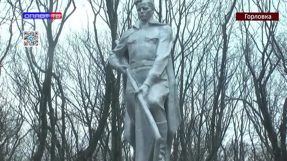 Достопримечательности: Мемориал на братской могиле советских воинов