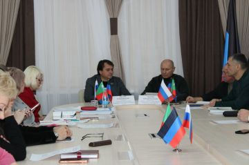 Роман Конев: 21 ноября 2025 года состоялись совместные заседания постоянных комитетов Горловского городского совета Донецкой Народной Республики