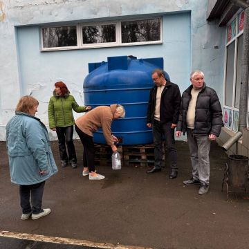  : 2  2025            ,  ,            