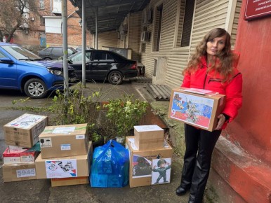 Иван Приходько: Сегодня, 9 декабря в Центрально-Городском районе Горловки передали посылки военнослужащим ко «Дню Героя Отечества»