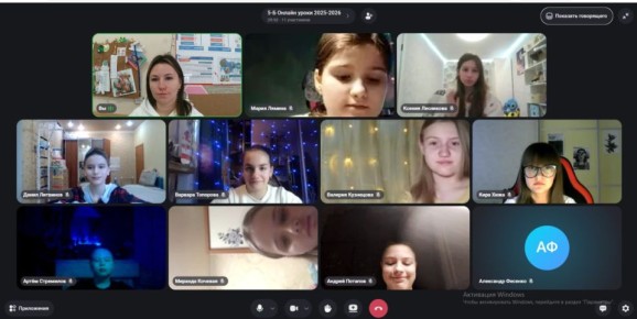 Иван Приходько: В Центрально – Городском районе Горловки прошёл классный час, а также выставка в честь празднования Дня Конституции Российской Федерации