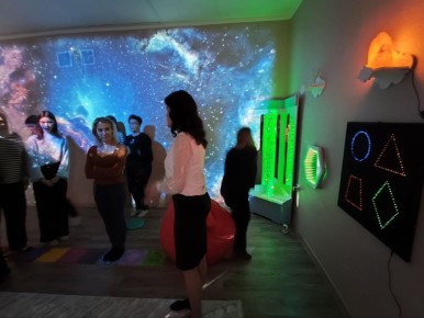 В Горловке состоялся мастер-класс для местных педагогов по работе с сенсорным оборудованием