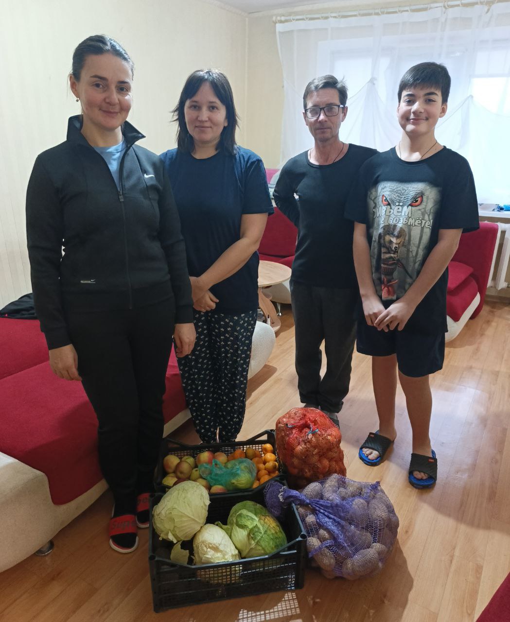 Союзницы продолжают поддерживать эвакуированных жителей Александрово-Калиново