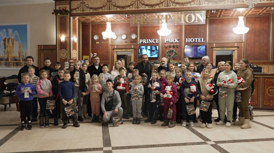 Федерация бокса Донецкой Народной Республики приняла участие в традиционной благотворительной акции, которую всегда поддерживал Почетный Президент Федерации бокса ДНР Армен Нагапетович Саркисян