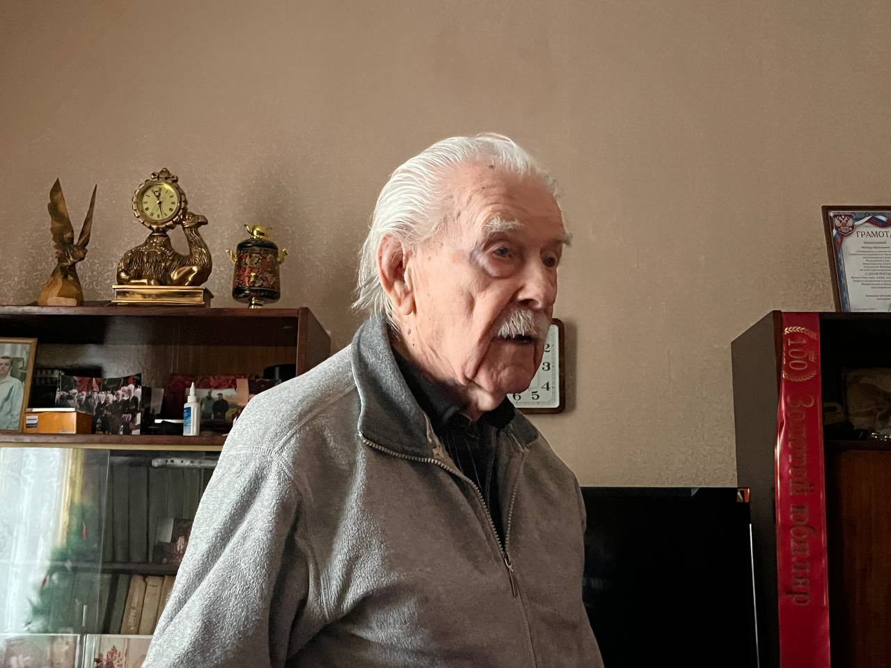 Руководитель Молодёжки Горловки посетила ветерана ВОВ и мать погибшего военнослужащего