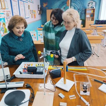 В Горловке проводится работа по укреплению материально-технической и учебно-методической базы образовательных учреждений