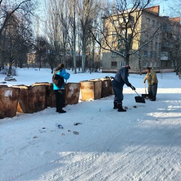 Роман Конев: МУНИЦИПАЛЬНОЕ УНИТАРНОЕ ПРЕДПРИЯТИЕ «УПРАВЛЯЮЩАЯ КОМПАНИЯ ГОРОДА ГОРЛОВКА» АДМИНИСТРАЦИИ ГОРОДСКОГО ОКРУГА ГОРЛОВКА и ГОРЛОВСКИЙ ФИЛИАЛ ЕДИНОГО РЕГИОНАЛЬНОГО ФОНДА ПО УПРАВЛЕНИЮ МНОГОКВАРТИРНЫМИ ДОМАМИ НА...
